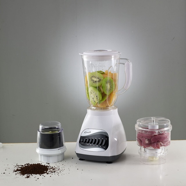 Food Processor vs. Blender: What's the Difference?